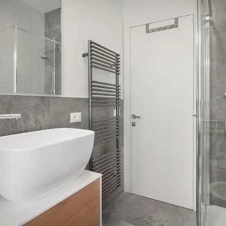 Rocca Terrace アパート *