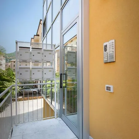 Rocca Terrace Apartment *